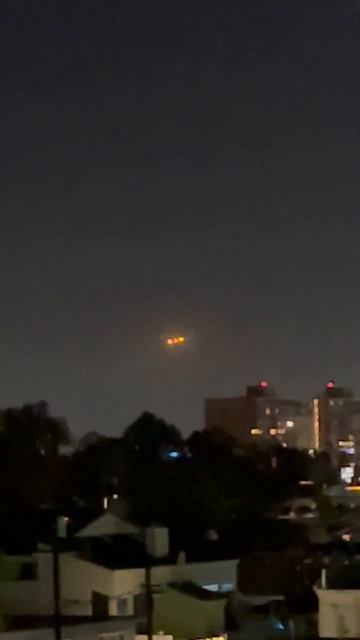 Жители Сан-Диего, Калифорния, США, сообщили о загадочных огнях в ночном небе смотреть онлайн