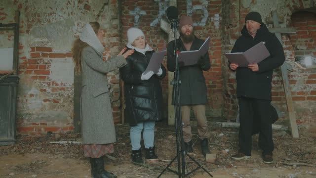 Тебе Одеющагося Светом, Покровская церковь д. Ратчино, Хор Храма Марины в пос. Битца смотреть онлайн