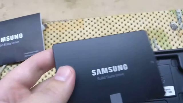 Роспаковка Samsung 870 EVO 1 TB (MZ-77E1T0BW)