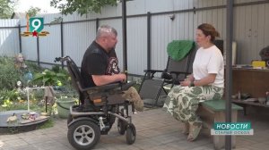 Ветеран СВО, лишившийся обеих ног, получил новую коляску от фонда "Поколение"