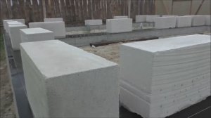 Разметка первого ряда кладки газобетона