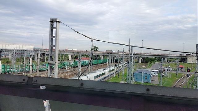 6 июня Электровоз ВЛ10У с Грузовым поездом и Высокоскоростной Электропоезд Сапсан ЭВС2-02 Обухово смотреть онлайн