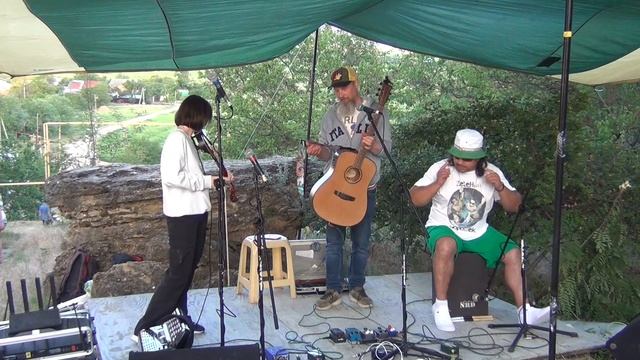 Группа ""Zелёный Gорошек" на фестивале "Малахов Камень - 23" (Недвиговка, 31 мая 2025 г.)