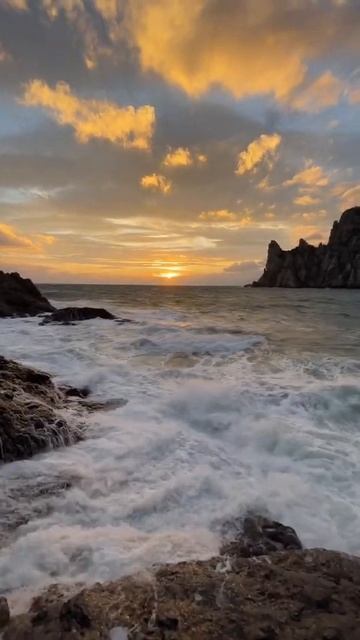 Дикий шторм в Крыму смотреть онлайн