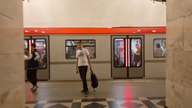 Комбо 2 Балтийца на станции Нарвская смотреть онлайн