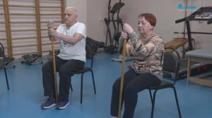 Зарядка для людей «серебряного» возраста. Разминка для укрепления мышц пресса и координации