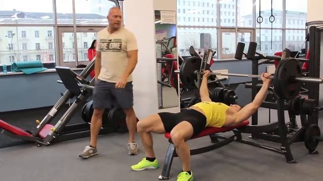 Денис Семенихин vs Алексей Шредер Баттл по бегу и жиму смотреть онлайн