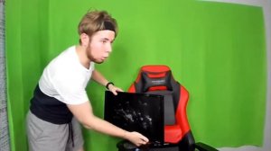 тик так ломает монитор и поёт песню. ( + смешной эффект ?