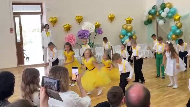 Мы маленькие звёзды-2025.Танец в детском саду. смотреть онлайн