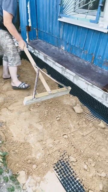 Самая дешевая и долговечная отмостка своими руками за один день смотреть онлайн