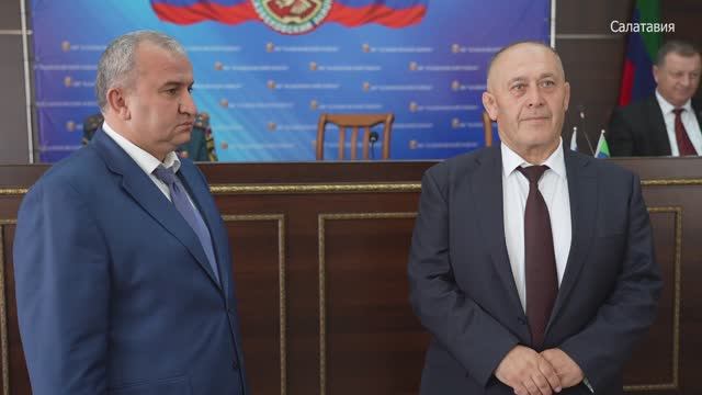Глава МР "Казбековский район" Гаджимурад Мусаев награжден медалью МЧС РД смотреть онлайн