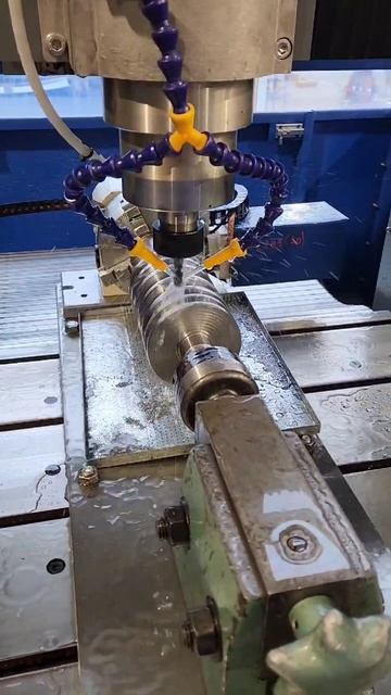 Фрезеровка валов на чпу.