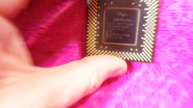 L Процессор INTEL PENTIUM MMX 1995 FV80503200 SL27J/2.8V A4 C8190303-0726 Processor Про