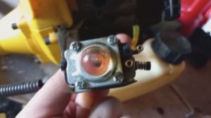 Замена праймера (подкачка топлива) в карбюраторе бензокосы HUTER 1500 TX