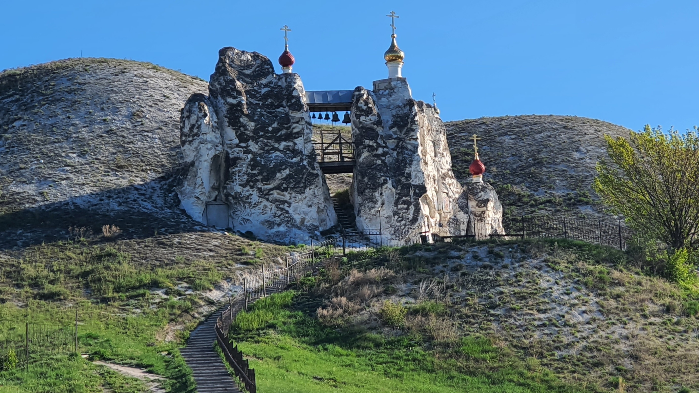 Собор Спаса Нерукотворного Образа самый древний храм Костомаровского Спасского женского монастыря смотреть онлайн