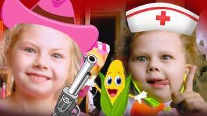 Ищем игрушки в сладкой кукурузе! Папа и дочки, пока мамы нет дома. Майя - ковбой!