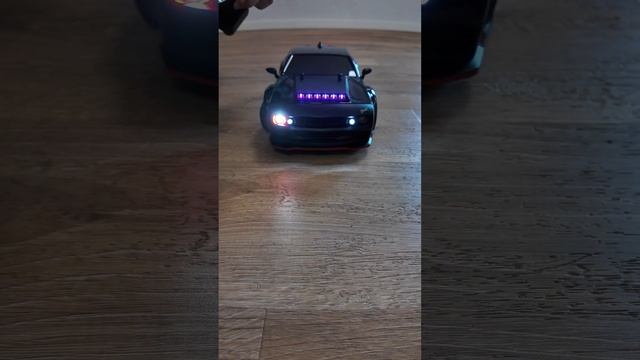 Распаковка и тесты машинки на пульте управления 70 км/ч смотреть онлайн