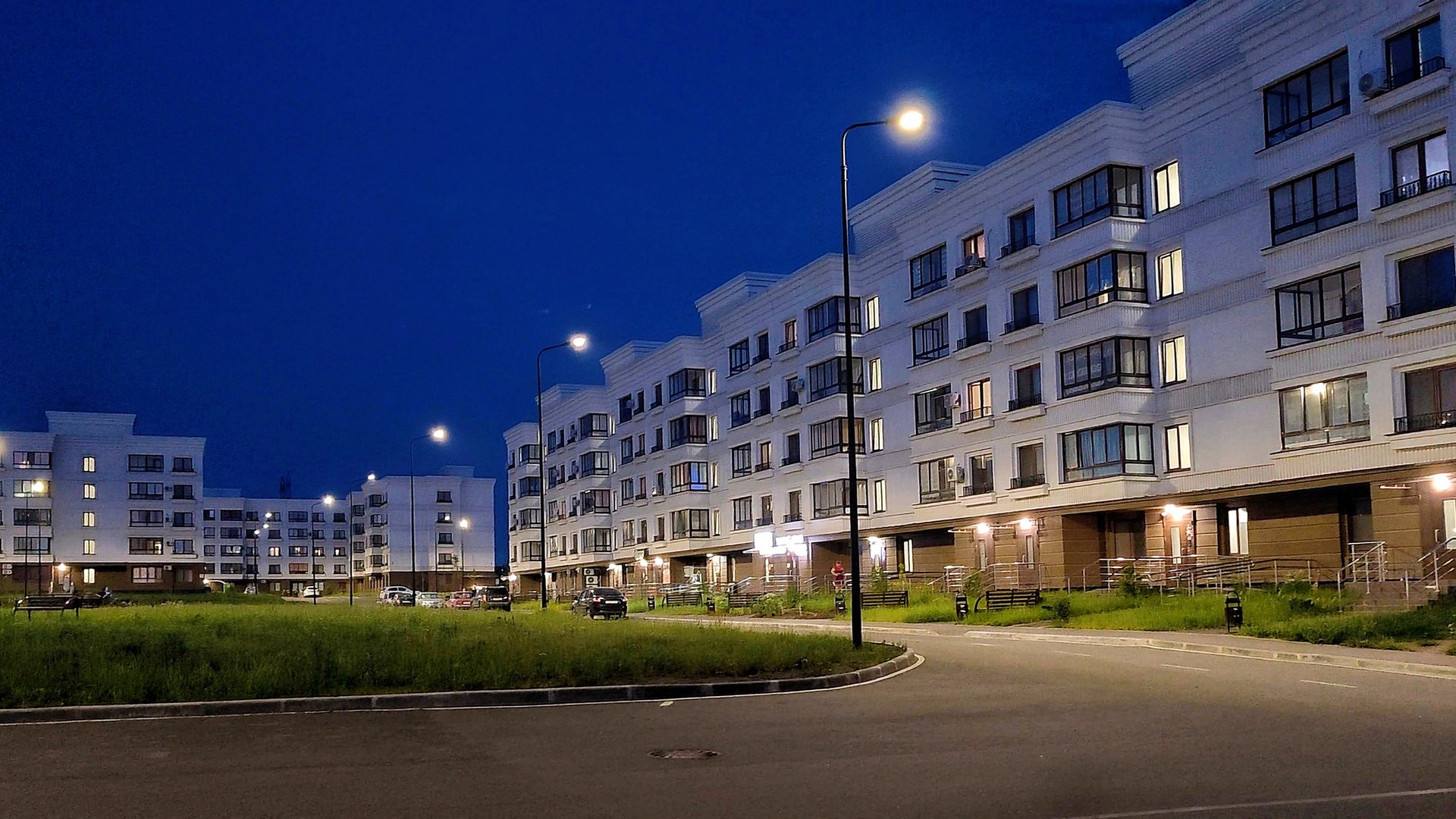 МАРИУПОЛЬ Днем и НОЧЬЮ видно заселение людей🌇Восстановление и Жизнь Сегодня смотреть онлайн