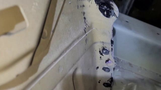 TESLA  Model 3 Замена заднего крыла, робота с алюминием.