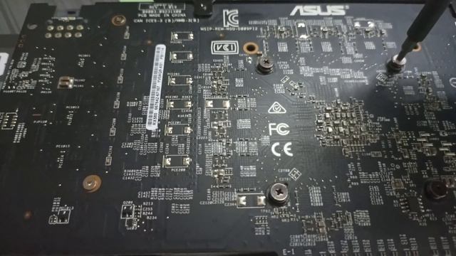 Установка радиатора на чипы памяти видеокарты Asus RX 580