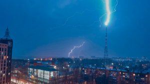 Тропические ливни с громом и молнией обрушились на Сыктывкар