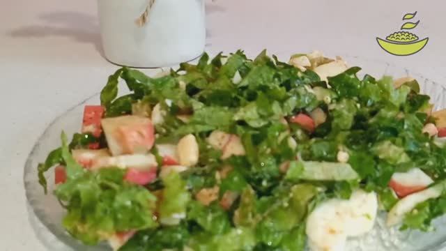 Салат из крабовых палочек с листьями салата. Самый быстрый и вкусный салат с крабовыми палочками.