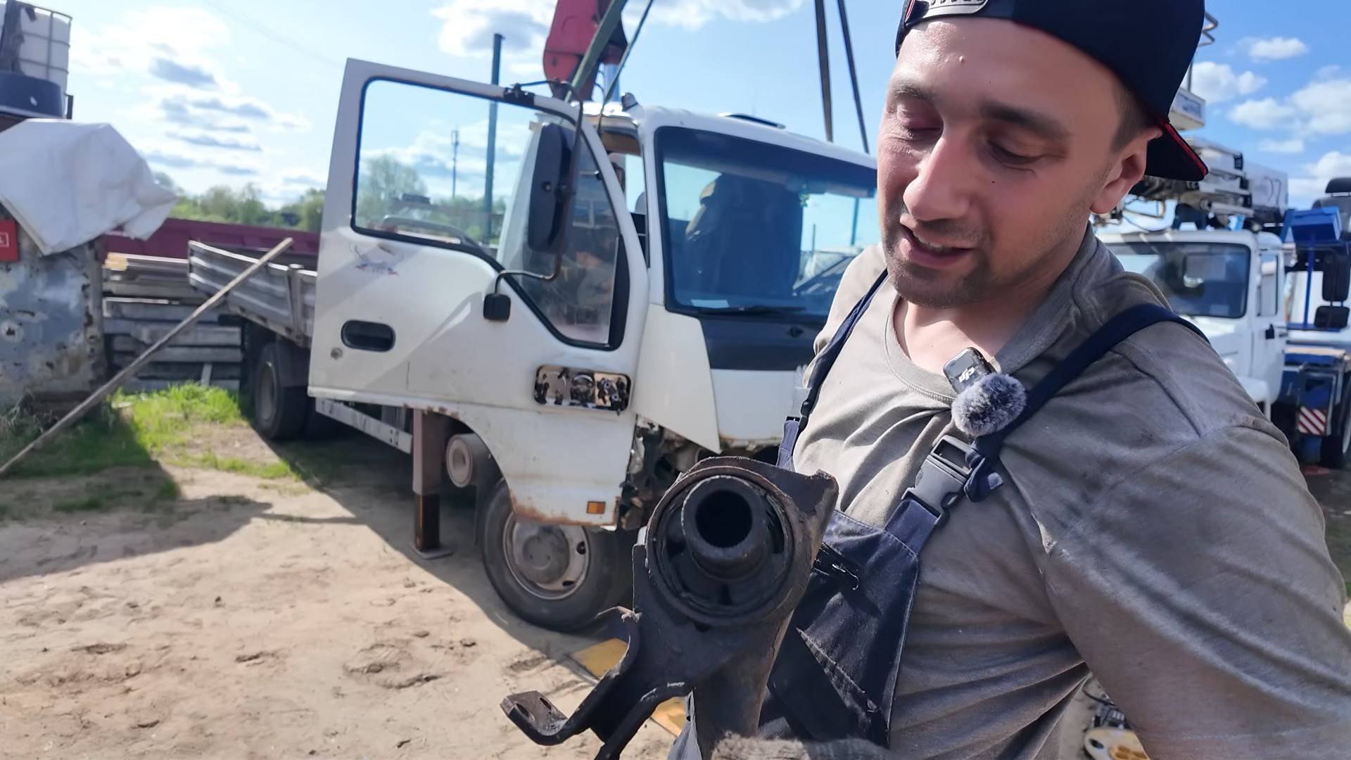 ISUZU. Замена торсиона кабины.