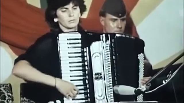 Народная песня ГДР (NVA Armeefilmschau 1986 - 4 Trim) смотреть онлайн