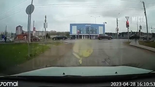 В Кирове упал башенный кран