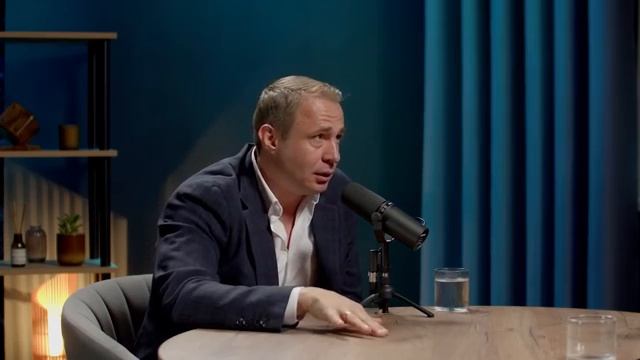 Оскар Хартманн / "Фин-Успех.. Богатый и Добрый" смотреть онлайн