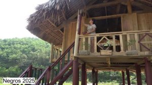 София 24. София покупает качественную краску и красит веранду лома на сваях