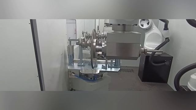 Высокоскоростные роботизированные комплексы для обдирки и чистовой шлифовки литых коленвалов смотреть онлайн