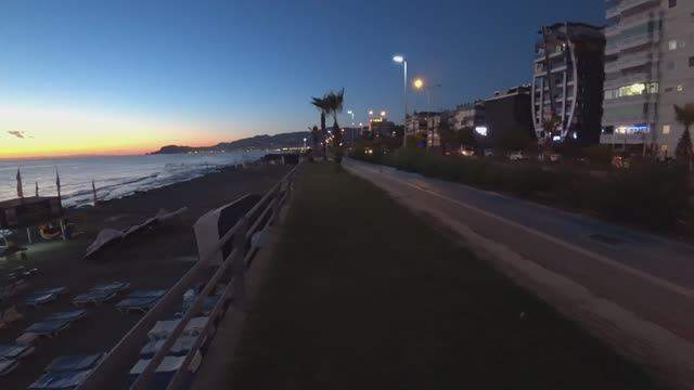 Турция 2025. Вечерняя прогулка по городу Алания смотреть онлайн