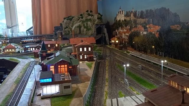 Железная дорога в квартире.