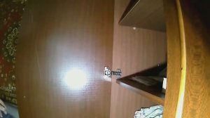 Замена изношенных петель двери.