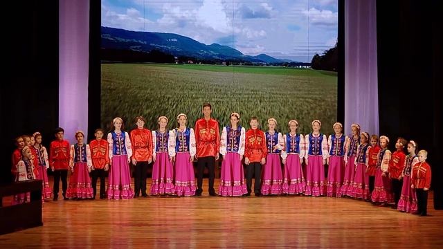 Песня Земля золотая моя - ансамбль народной песни Крыныченька (Краснодар) смотреть онлайн