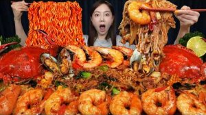 Остро 🔥 лапша с крабами в соусе карри