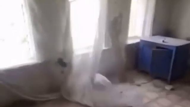 Сетка защищает от дронов.