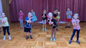 ВЕСЁЛЫЙ танец СМАЙЛИКИ