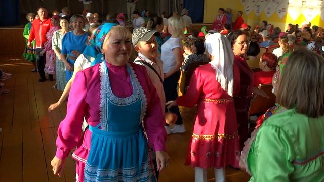 Марийский танец. Играют Янышин Сергей и Ижболдин Артур. Видео Василия Хайбуллина смотреть онлайн