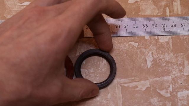 Разница сальников Z16XER Elring