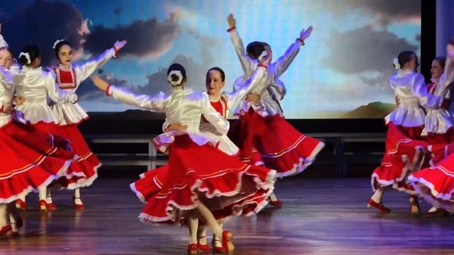 Танец Белый лебедь - анс.Сияние смотреть онлайн