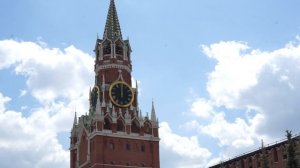 Бой курантов Спасской башни в Москве