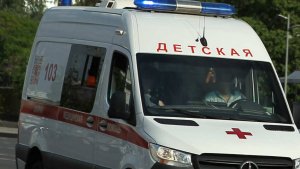 Младенец попал в больницу после падения с лестницы в Курской области