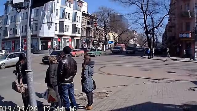 Видеорегистратор купить GT I22 - видеообзор от DigiCar