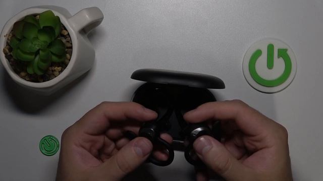 COMISO E6 | Как выполнить сброс настроек наушников COMISO E6 - В