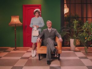 "Ваши руки пахнут апельсином" - Алексей Гоман 
Музыка: Валерия Коган
Стихи: Вера Инбер