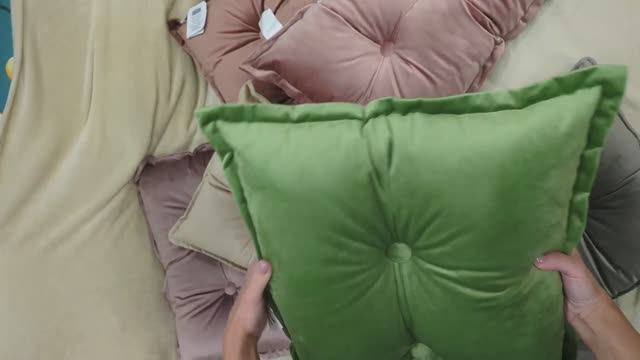 НОВИНКА в Перина Перони! Элегантное дополнение к интерьеру — декоративные подушки Sofi de Marko смотреть онлайн