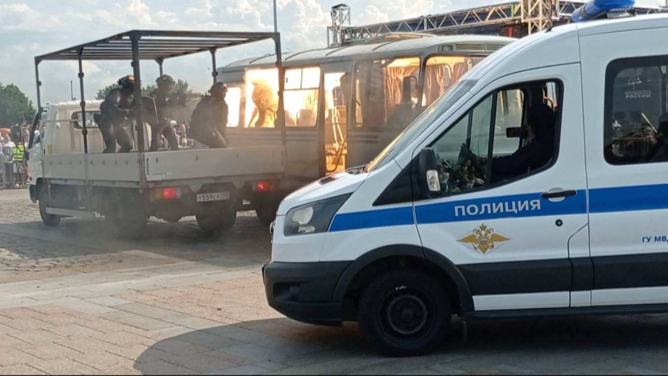 Показательные выступления Московской полиции смотреть онлайн