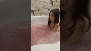 Купаемся с БОМБОЧКОЙ для ванны!